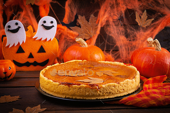 Scrumptious pumpkin tart. Residence made pie for Thanksgiving Day or Halloween. Autumn thought