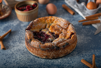 Breaded rustic pie with berries