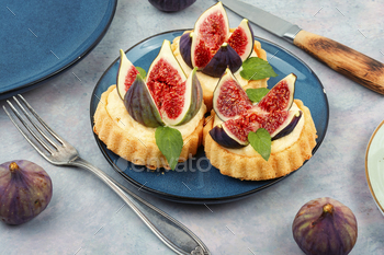 Scrumptious mini tartlet with figs.