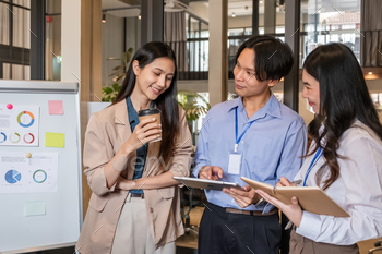 A staff of businessmen stood and talked and exchanged choices. Brainstorm collectively inside the distance of job