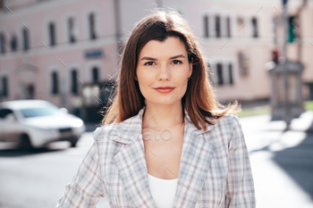 Fairly brunette girl inside the aspect highway