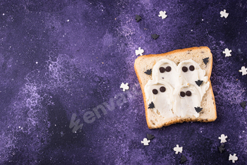 Halloween meals for adolescence, monsters toasts