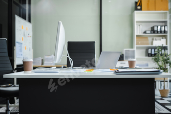 Mock up Clean present veil pc desktop with keyboard comparatively than enterprise or co-working background.